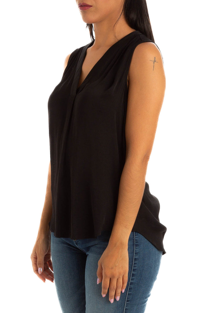 Blusa Vince Camuto negro, vista posterior – ClosetRehab
