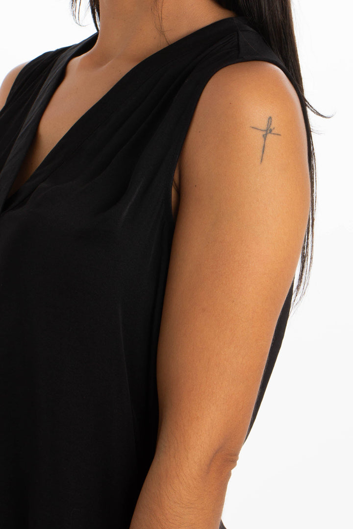 Blusa Vince Camuto negro, detalle 5 – ClosetRehab