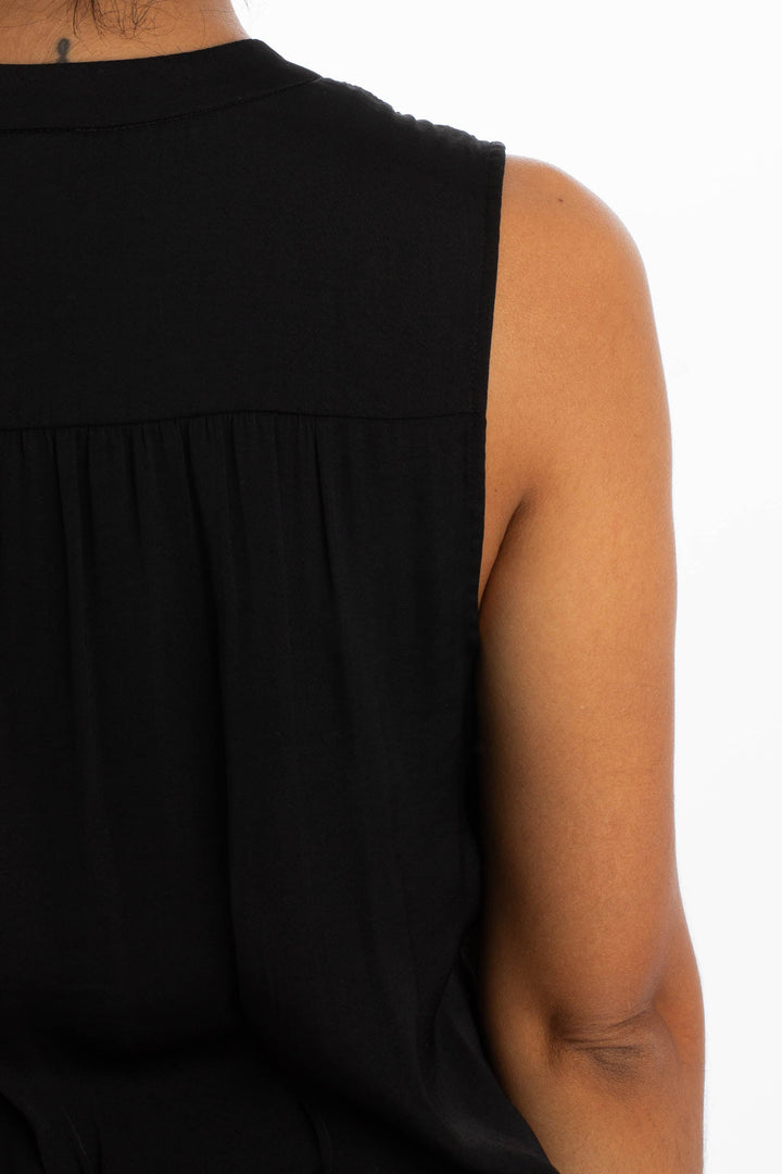 Blusa Vince Camuto negro, detalle 6 – ClosetRehab