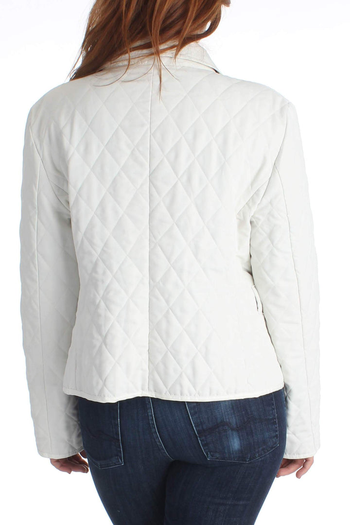 Chamarra Burberry blanco, vista posterior – ClosetRehab
