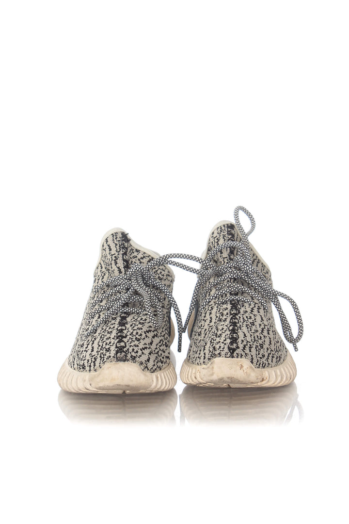 Zapato Adidas YEEZY gris, detalle 5 – ClosetRehab