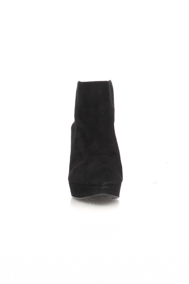 Zapato Stuart Weitzman negro, vista lateral – ClosetRehab