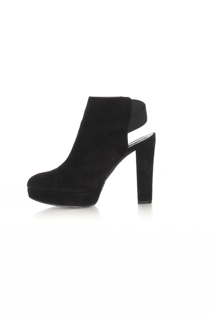 Zapato Stuart Weitzman negro, detalle – ClosetRehab