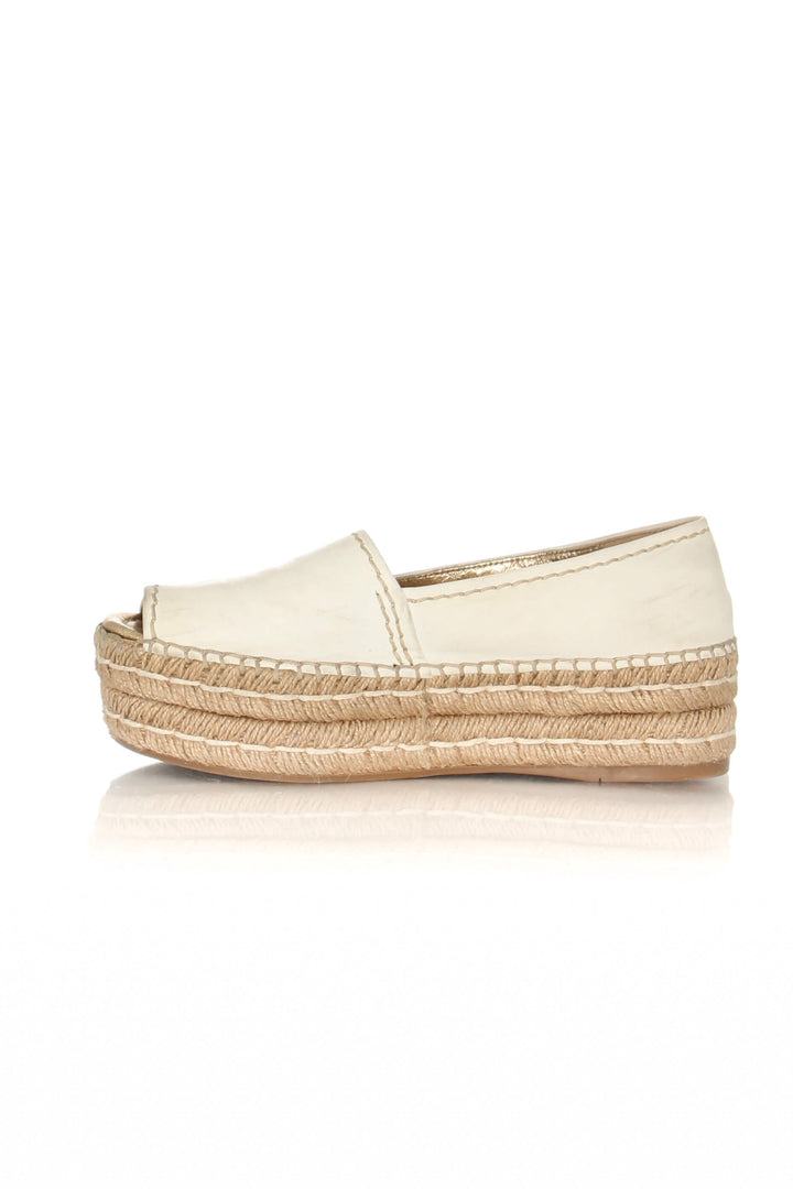 Zapato Prada blanco, detalle – ClosetRehab