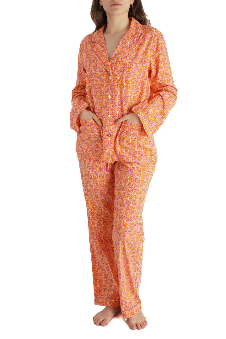 Conjunto Tory Burch estampado y naranja, vista frontal – ClosetRehab