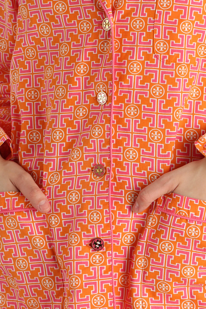 Conjunto Tory Burch estampado y naranja, vista lateral – ClosetRehab