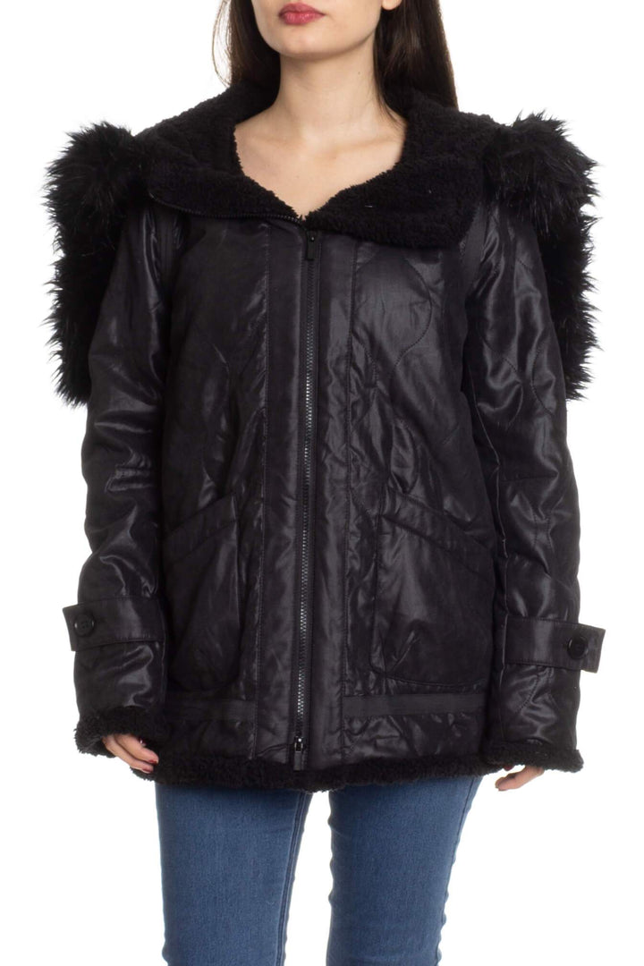 Chamarra BCBGMAXAZRIA negro, vista frontal – ClosetRehab