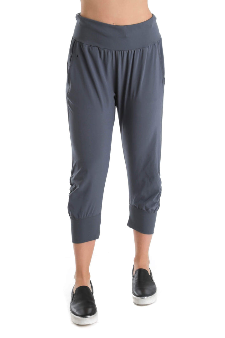 Pantalón Zella gris, vista frontal – ClosetRehab