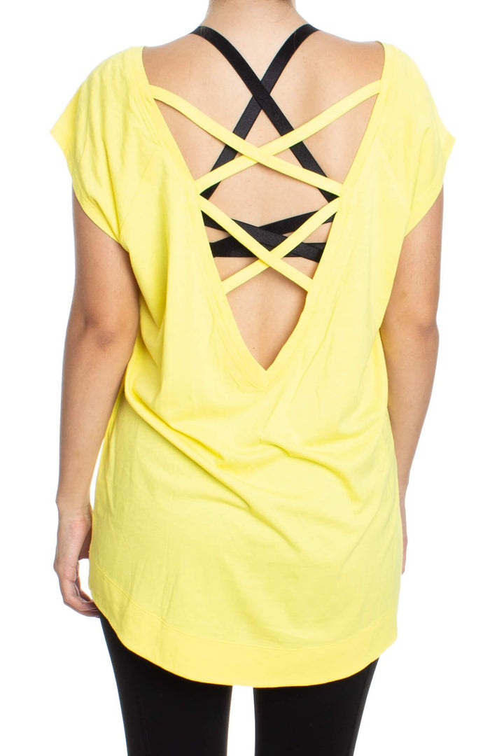 Blusa Zella amarillo, vista posterior – ClosetRehab