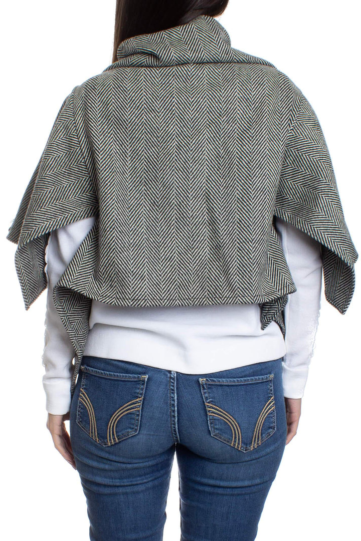 Chamarra Carla Fernández gris, vista posterior – ClosetRehab