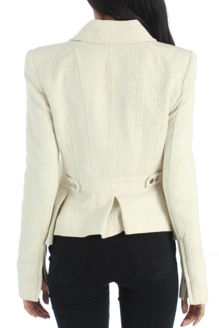 Chamarra BCBG Maxazria blanco, vista posterior – ClosetRehab