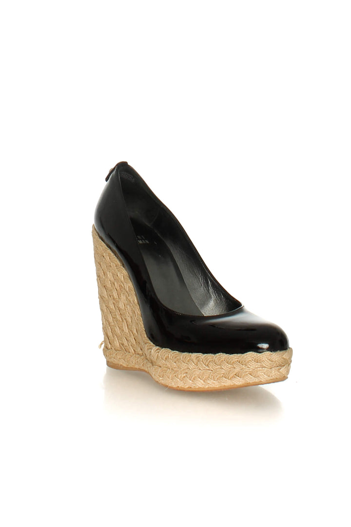 Zapato Stuart Weitzman negro, vista posterior – ClosetRehab