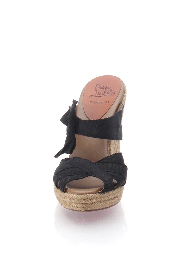 Zapato Christian Louboutin, vista lateral – ClosetRehab