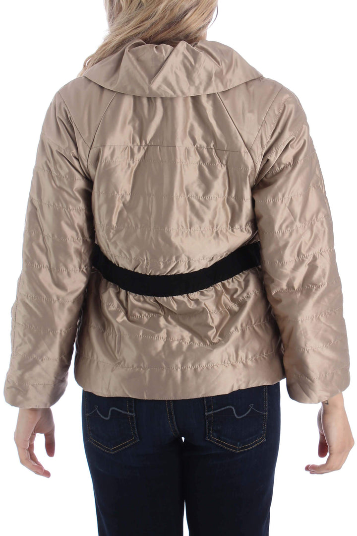 Abrigo Marc by Marc Jacobs dorado, vista posterior – ClosetRehab
