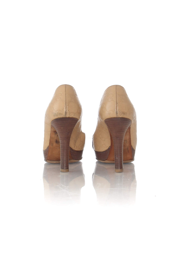 Pumps Gucci nude talla 7.5 USA, suela, detalle de producto | ClosetRehab