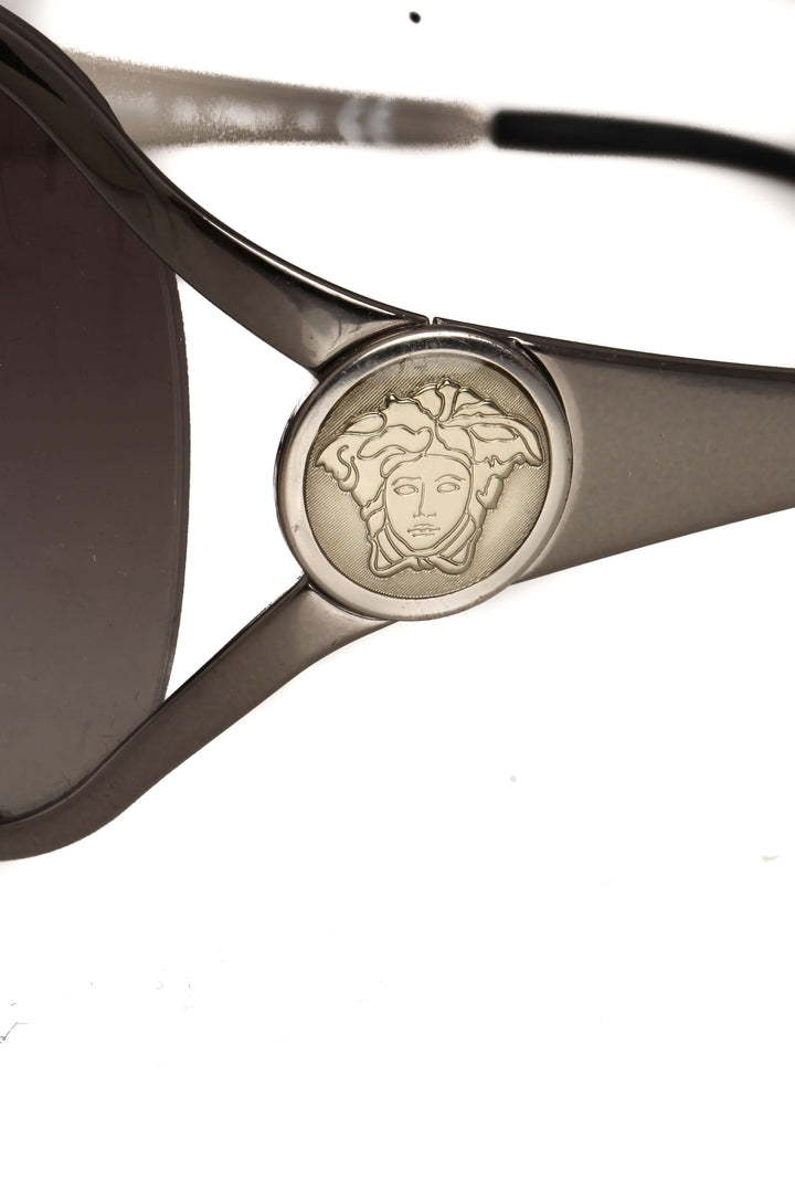 Lentes Versace gris, detalle – ClosetRehab