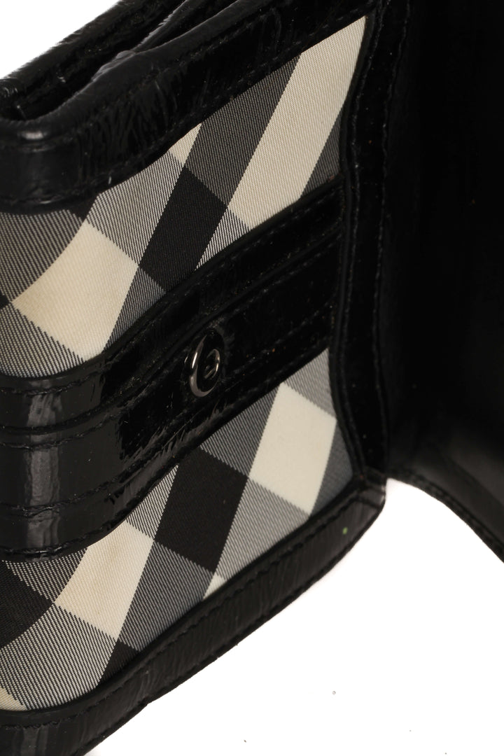 Cartera Burberry estampado y negro, detalle 5 – ClosetRehab