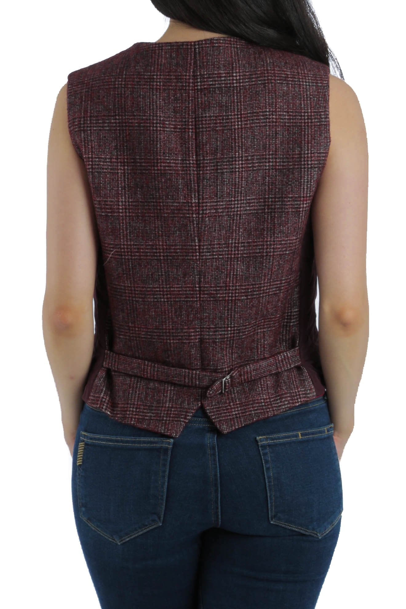 Chester & Peck, Talla S