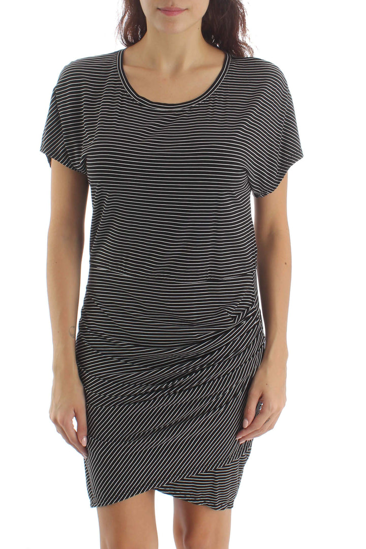 Vestido BCBGMAXAZRIA estampado y negro, vista frontal – ClosetRehab