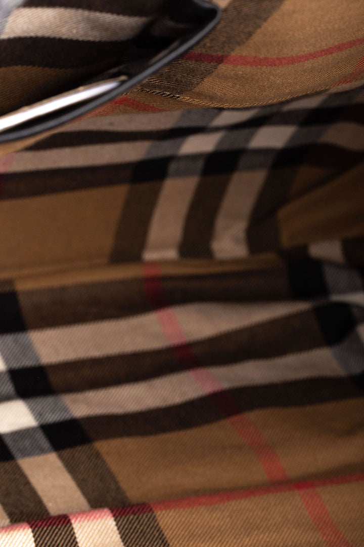 Bolsa Burberry café y negro, detalle 10 – ClosetRehab