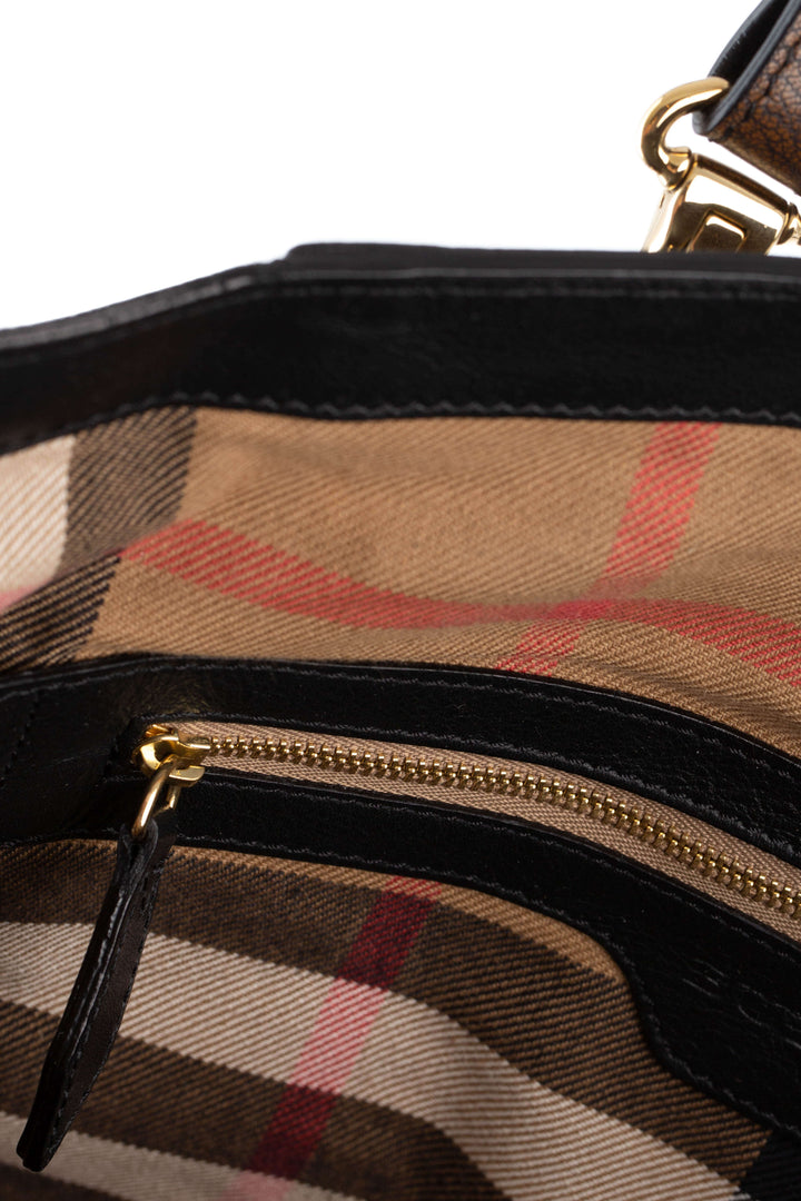 Bolsa Burberry café y negro, detalle 11 – ClosetRehab