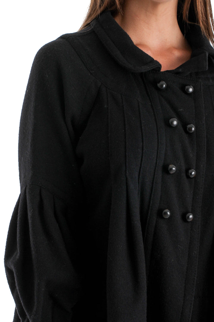 Abrigo Marc Jacobs negro, vista lateral – ClosetRehab