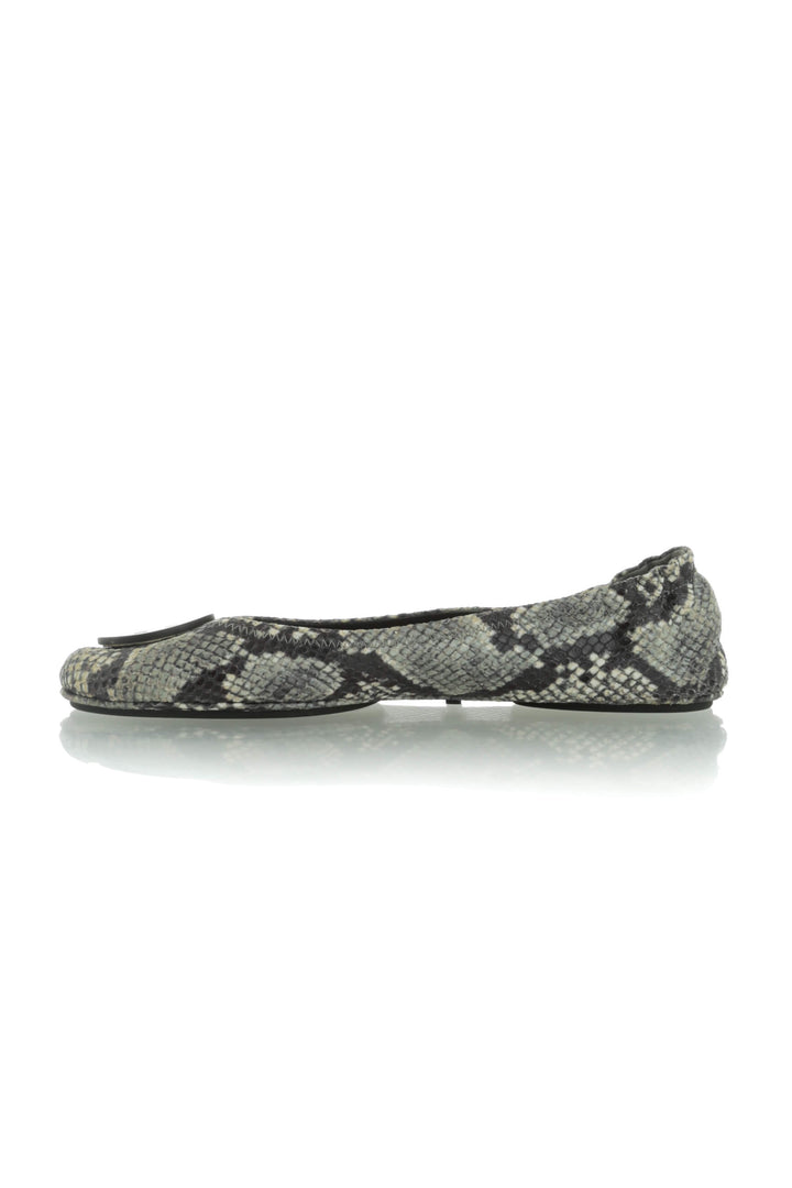 Zapato Tory Burch gris, detalle – ClosetRehab