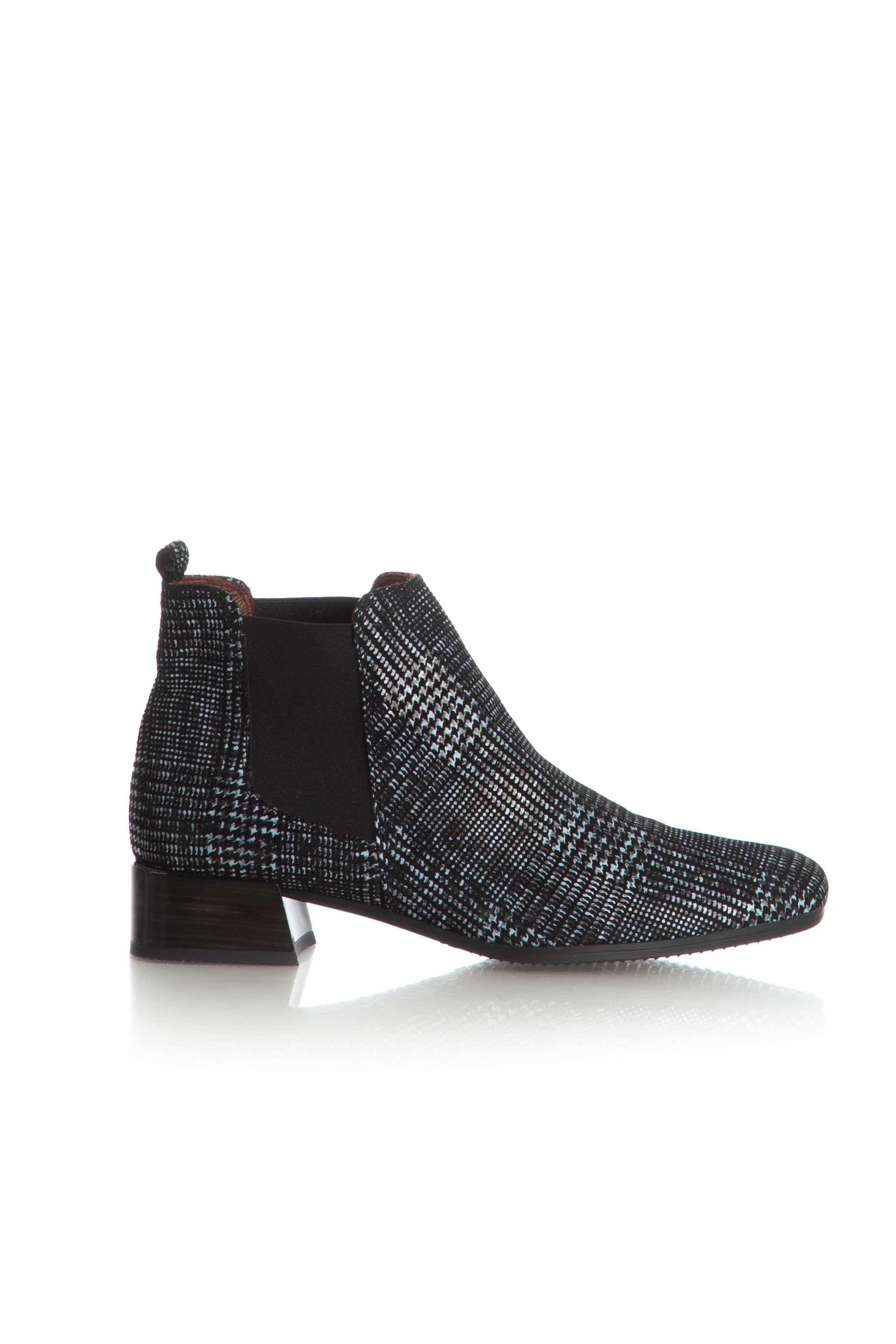 Hispanitas, Talla 9