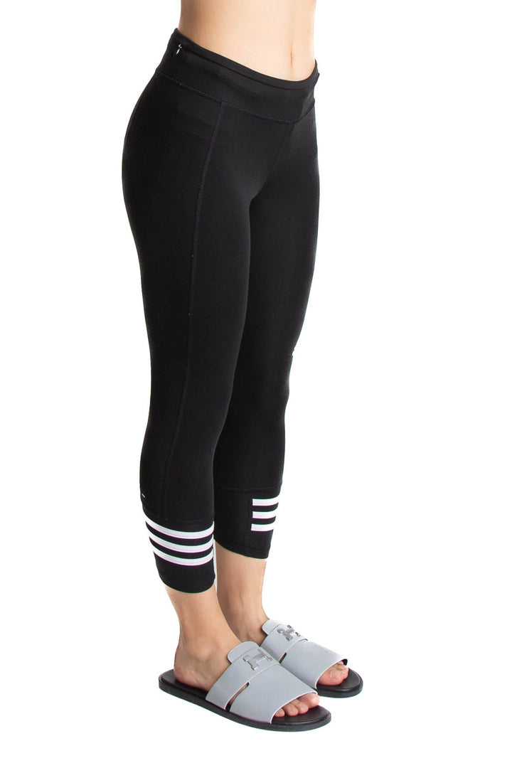 Pantalón Adidas negro, vista posterior – ClosetRehab