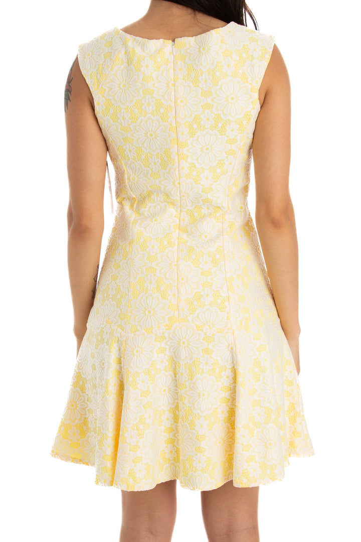 Vestido Nanette Lepore amarillo, vista lateral – ClosetRehab