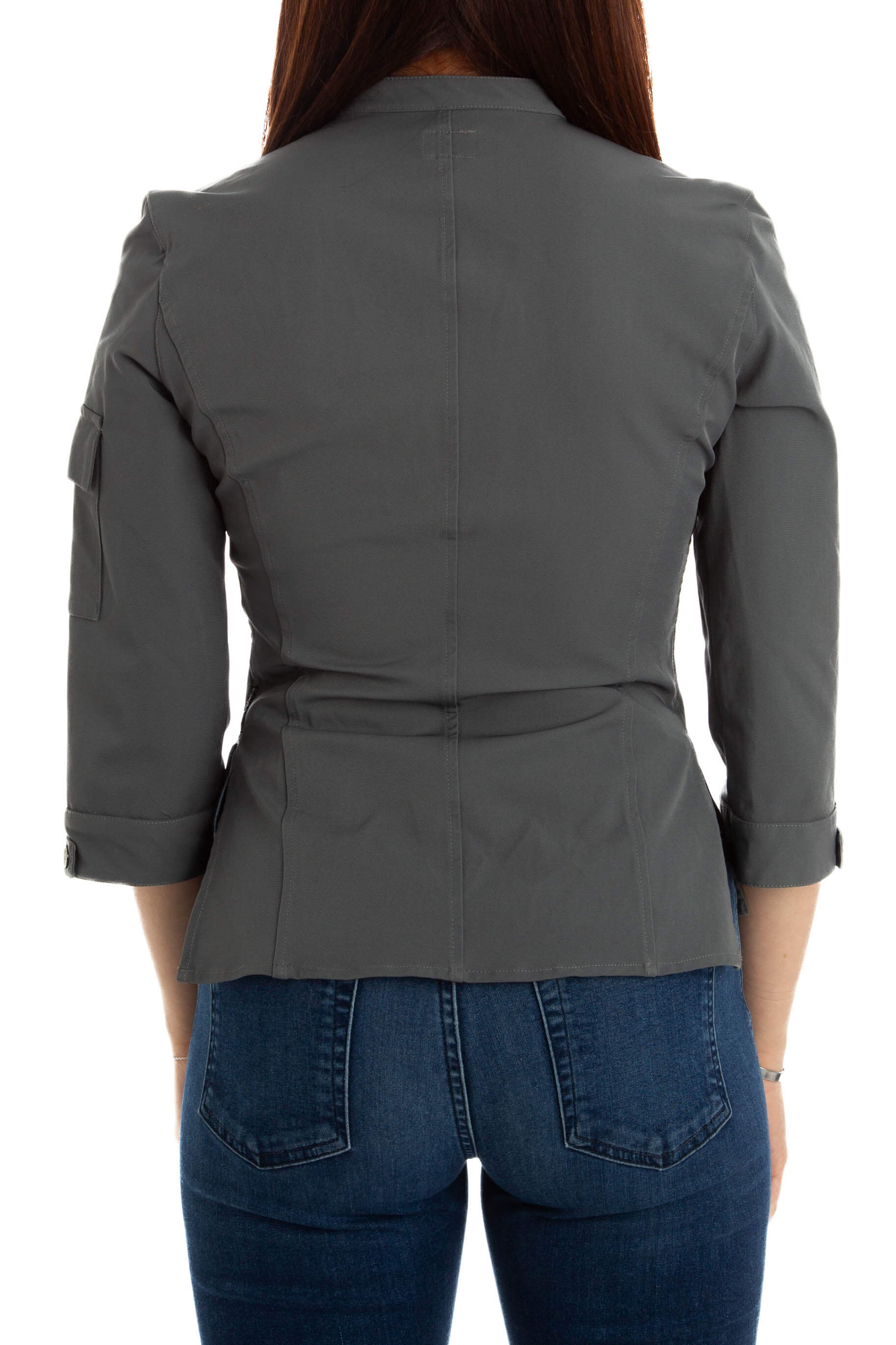 Armani Jeans, Talla 4