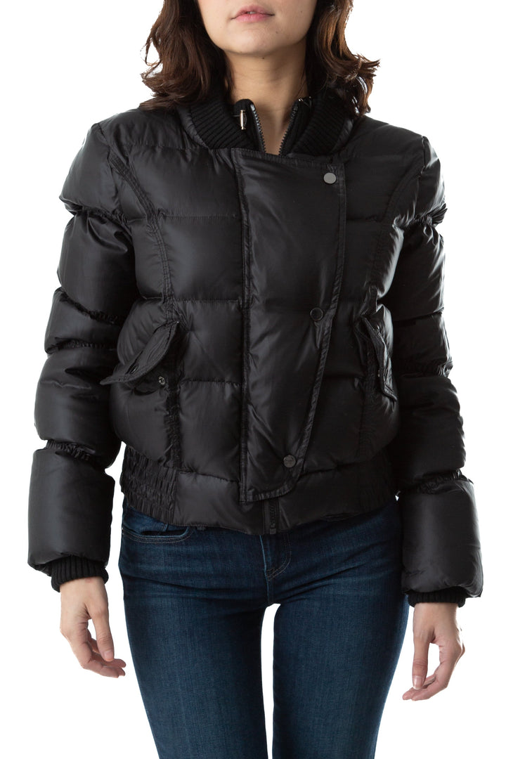 Chamarra bcbg maxazria negro, vista frontal – ClosetRehab