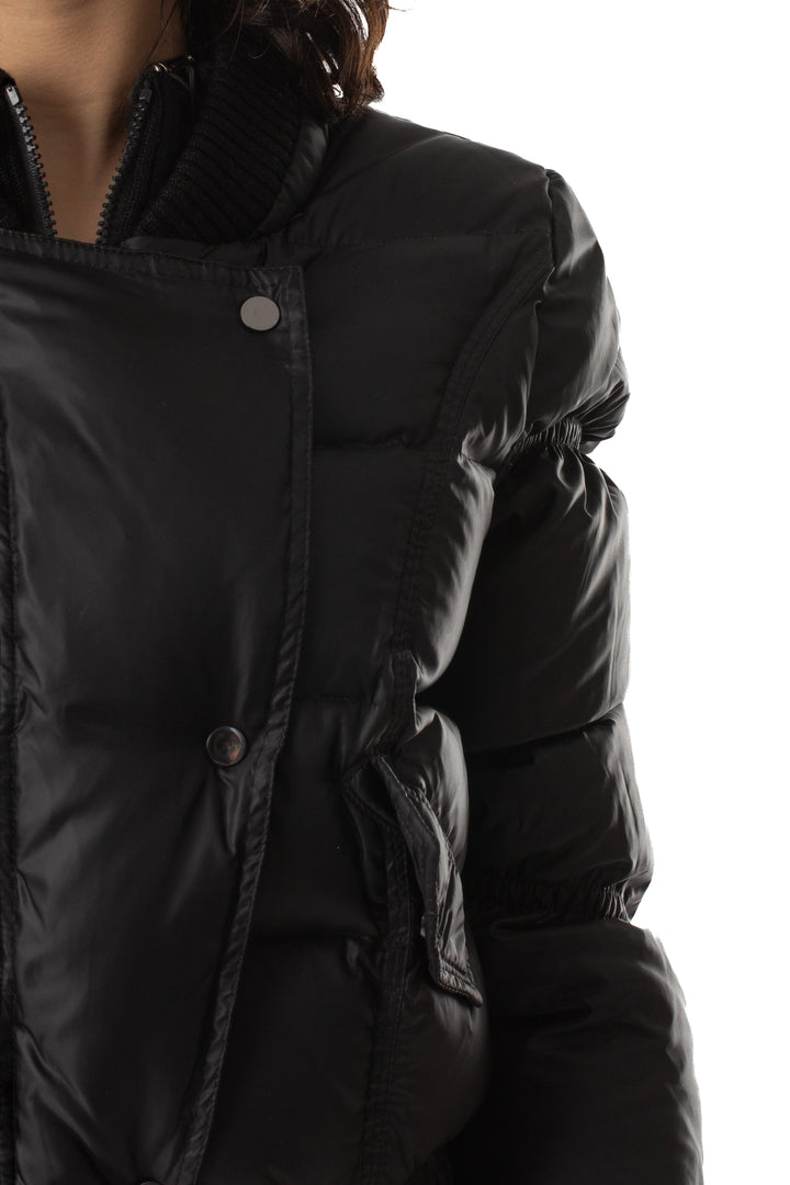 Chamarra bcbg maxazria negro, detalle – ClosetRehab