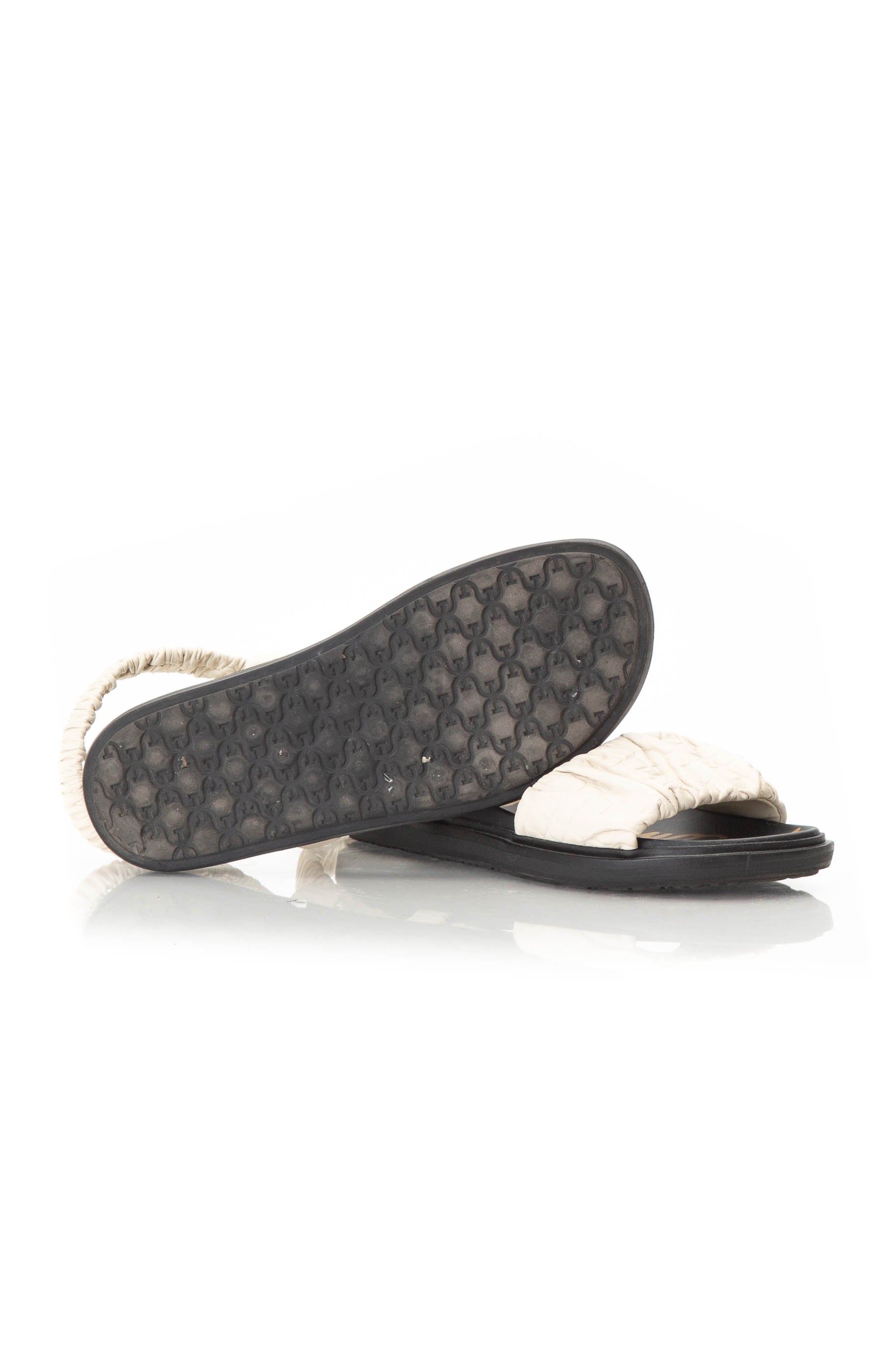 BCBG Maxazria, 8 USA