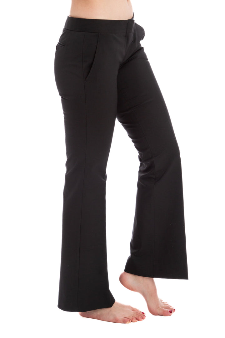 Pantalón bcbg maxazria negro, vista posterior – ClosetRehab