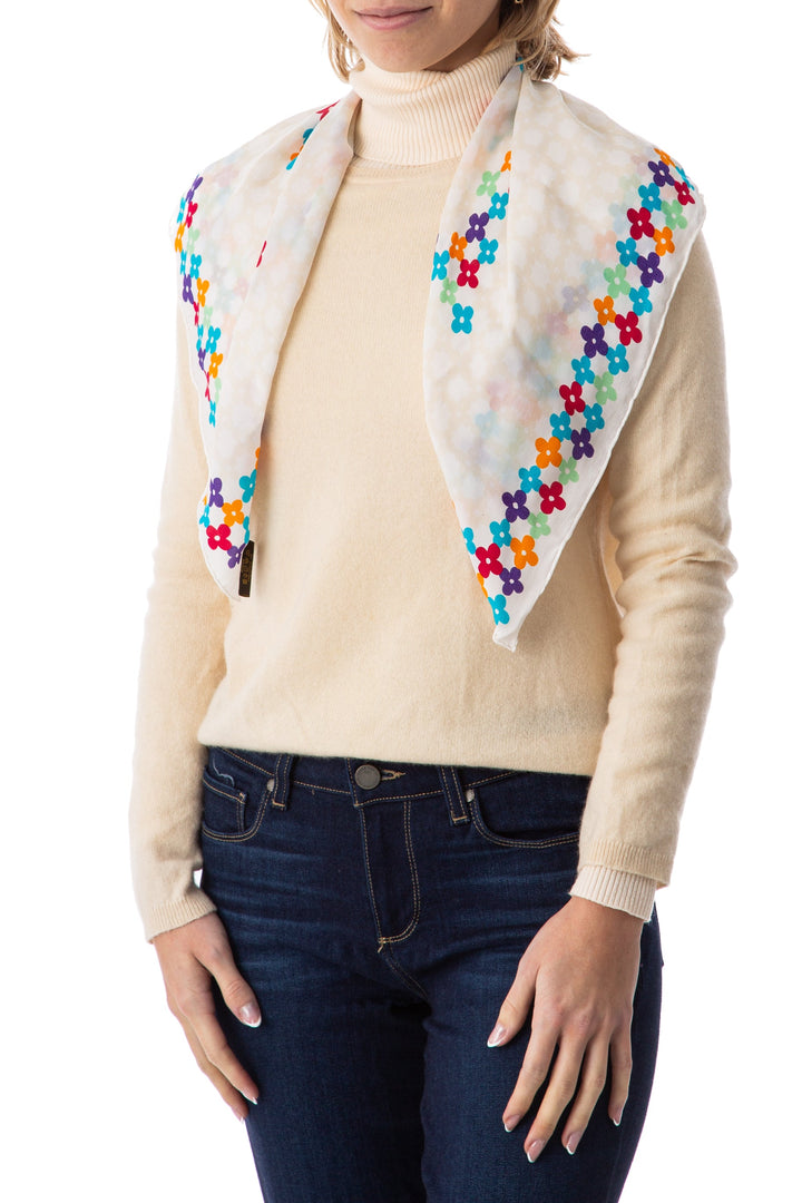 Pañuelo louis vuitton beige, vista frontal – ClosetRehab