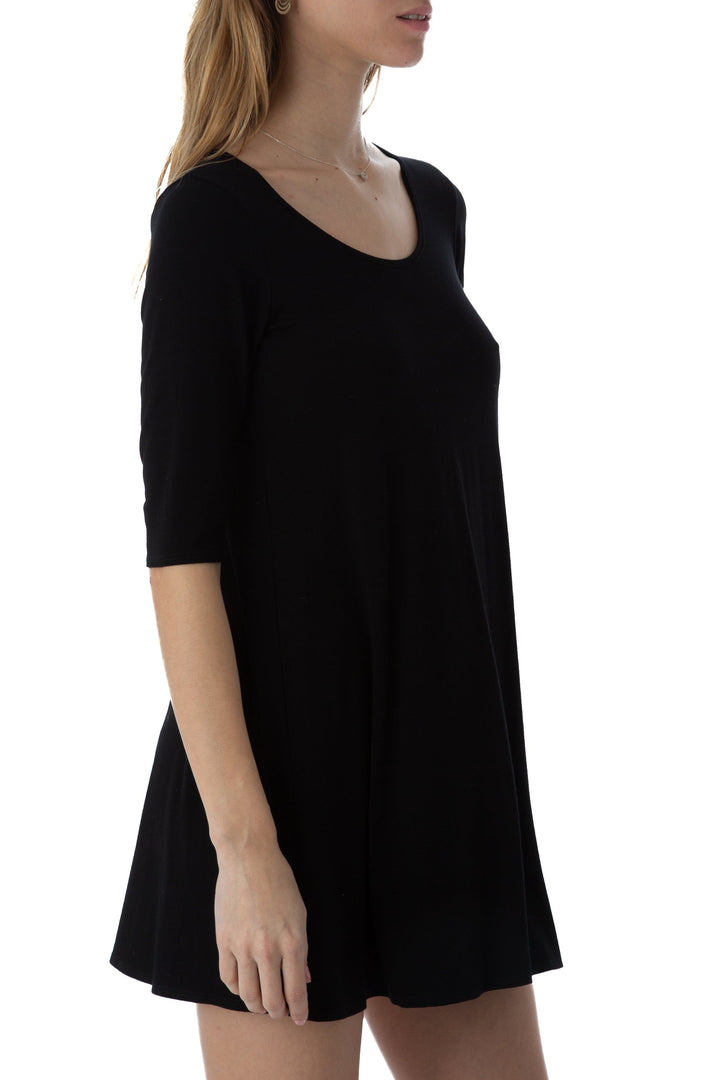 Vestido Eileen Fisher negro holgado de manga 3/4, vista lateral