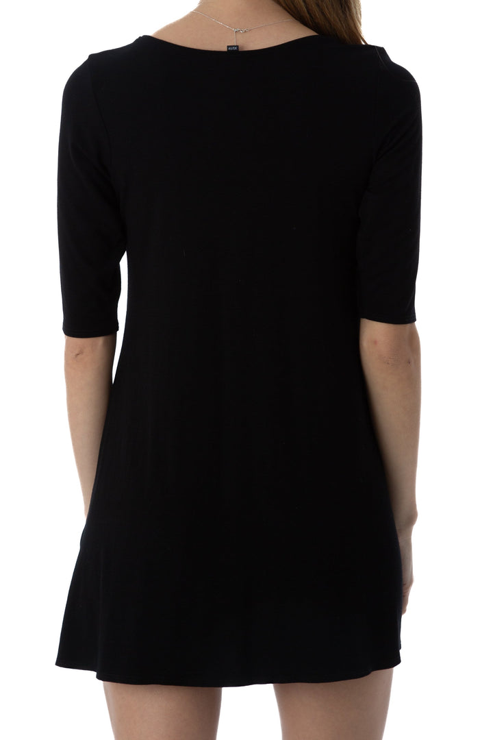 Vestido Eileen Fisher negro holgado de manga 3/4, vista posterior