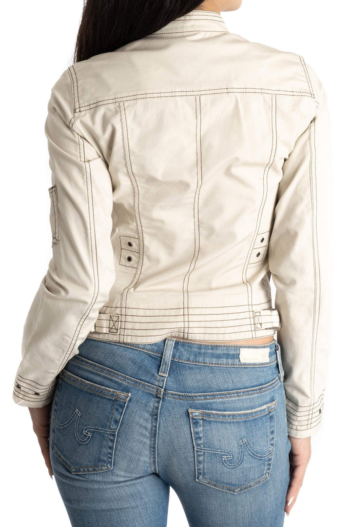 Chamarra BCBG Maxazria beige, vista posterior – ClosetRehab