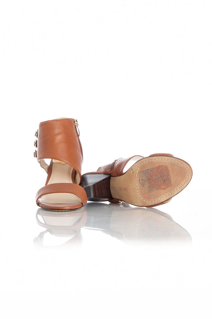 Zapato Vince Camuto café, detalle 7 – ClosetRehab