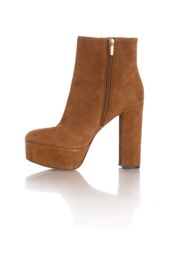 Zapato Vince Camuto café, vista lateral – ClosetRehab