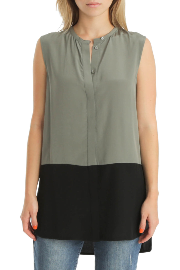 Blusa Vince de seda sin mangas verde olivo con parte inferior negra, vista frontal