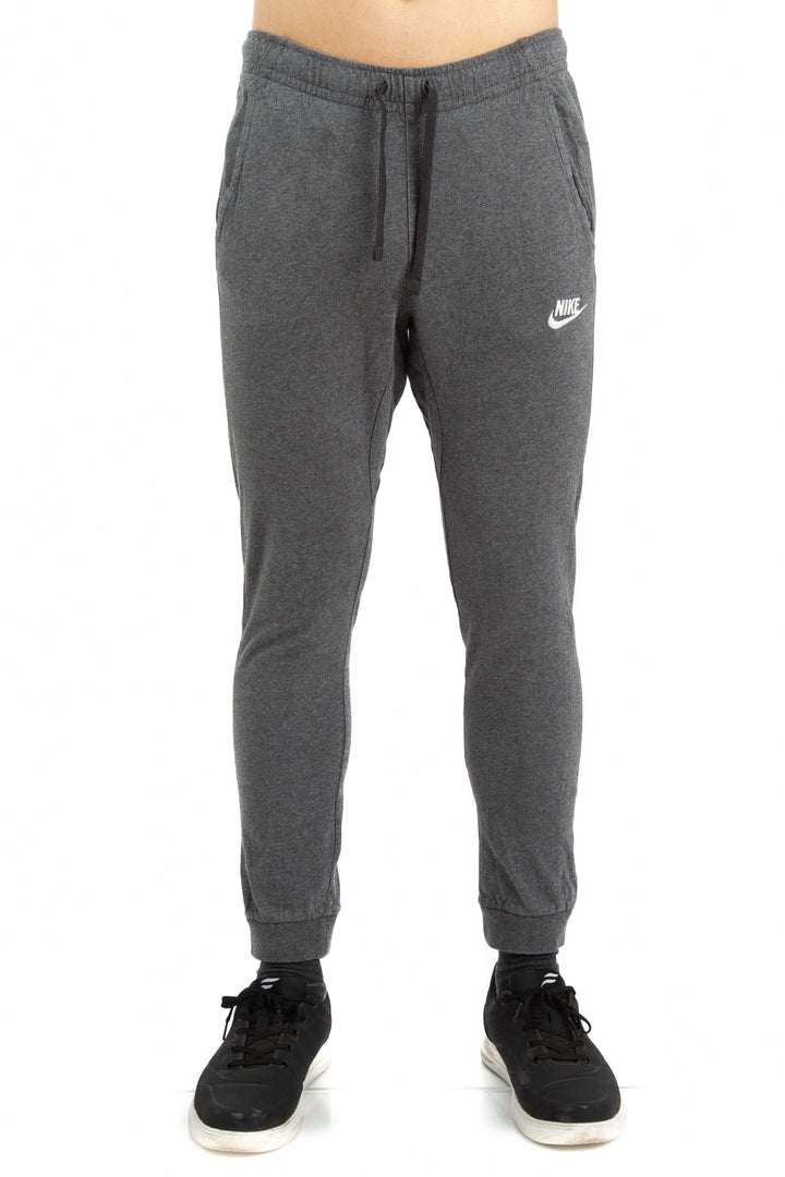Pantalón Nike gris, vista frontal – ClosetRehab
