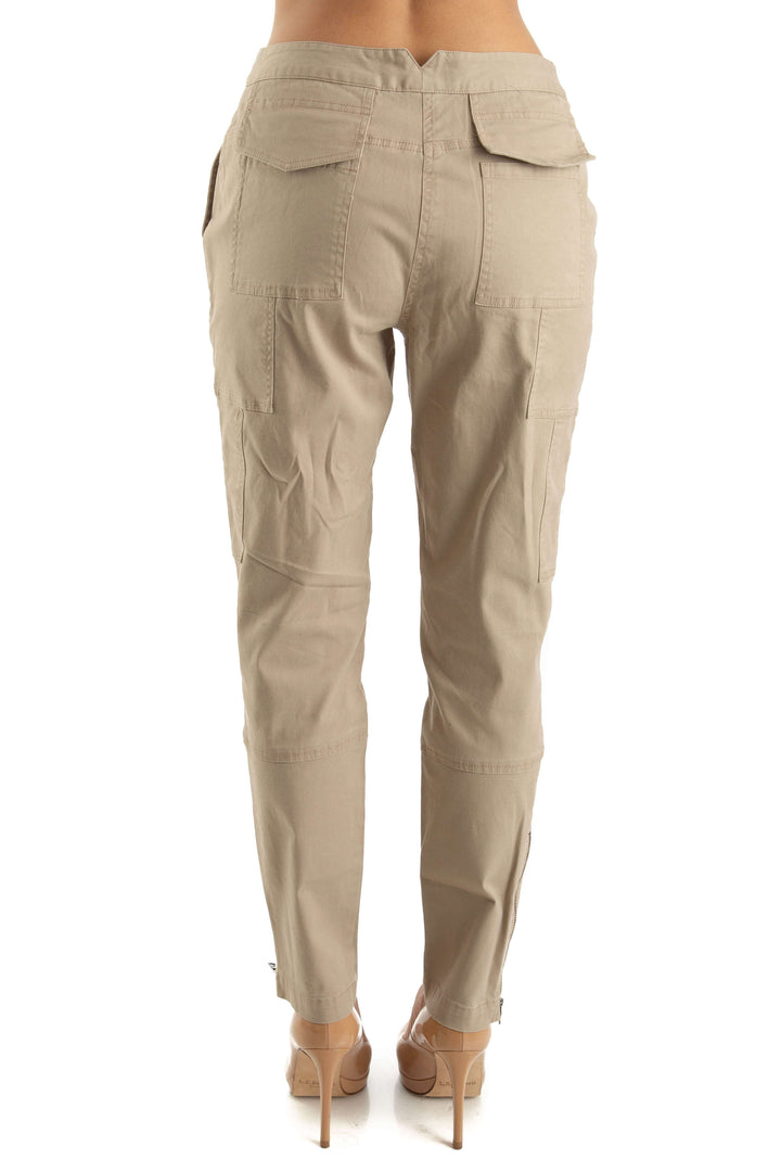 Pantalón BCBG Maxazria café, vista posterior – ClosetRehab