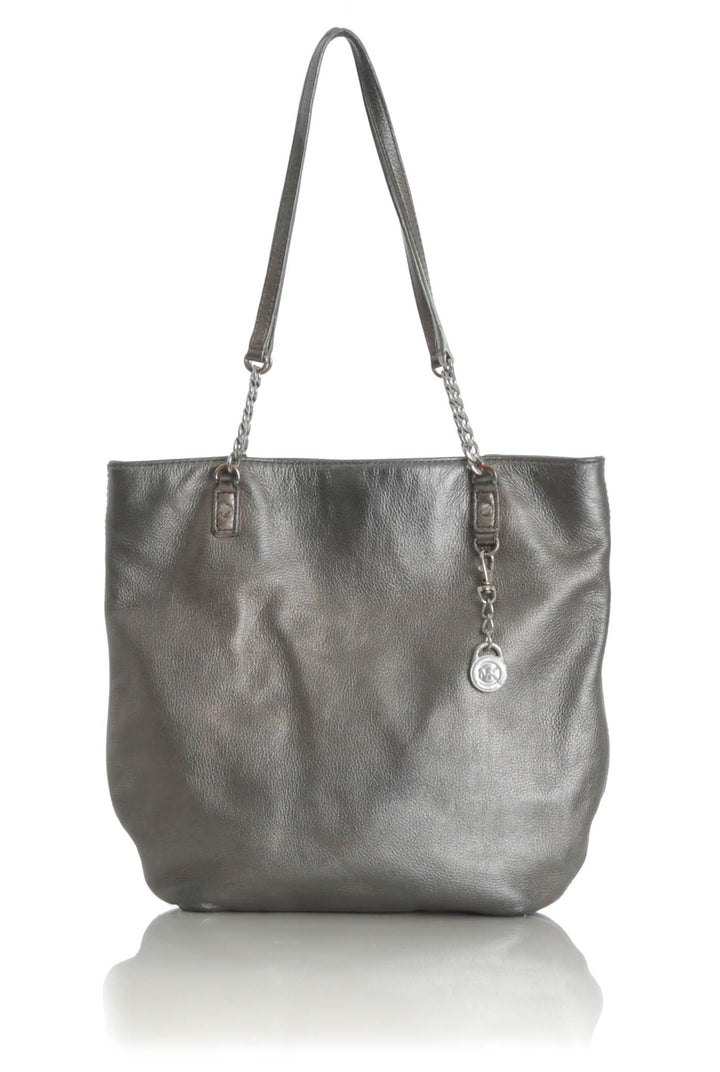 Bolsa Michael Kors gris, vista frontal – ClosetRehab