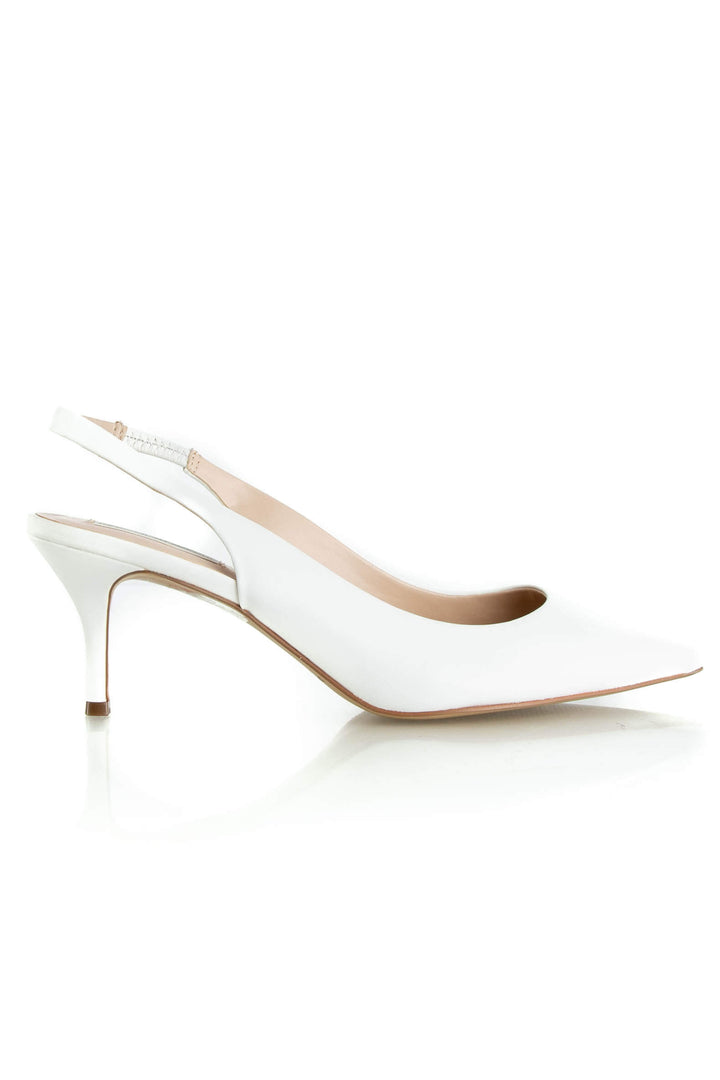 Zapato Saks Fifth Avenue blanco, vista frontal – ClosetRehab