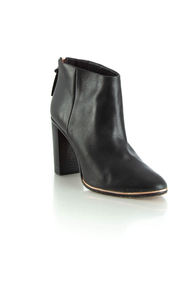 Zapato Ted Baker negro, vista posterior – ClosetRehab