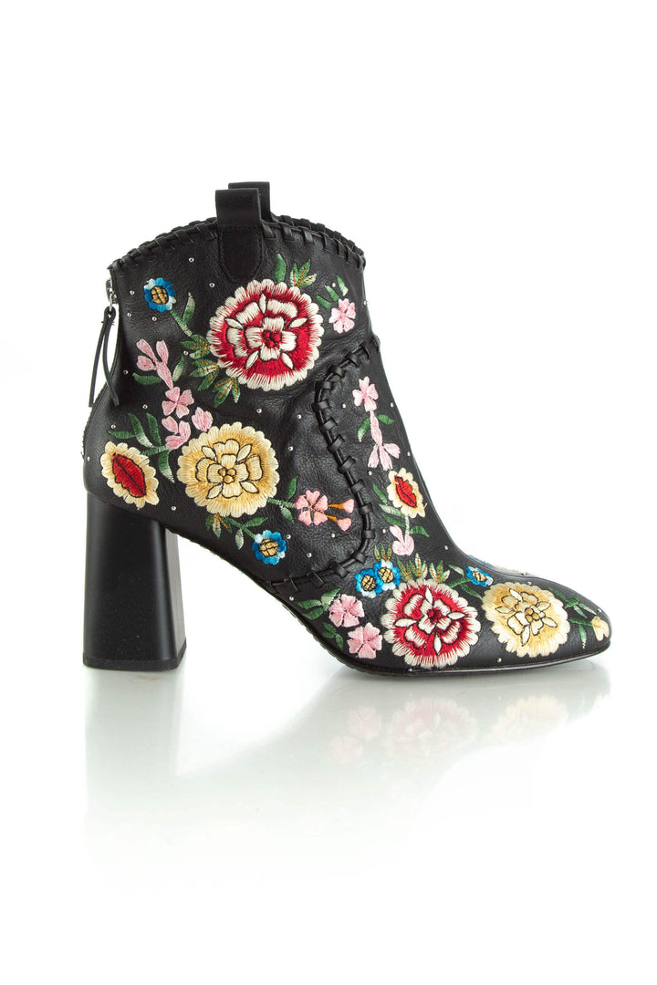 Zapato Alice + Olivia negro, vista frontal – ClosetRehab