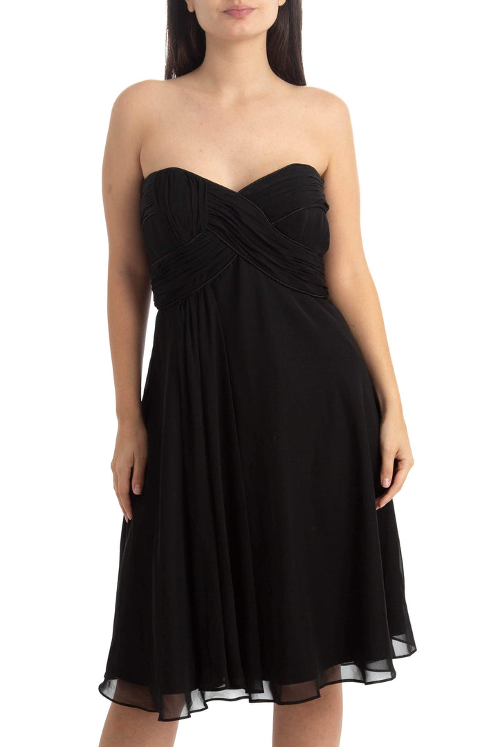 Vestido White House Black Market negro, vista frontal – ClosetRehab