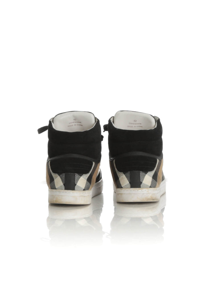Zapato Burberry estampado y negro, detalle – ClosetRehab